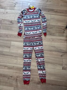 The Children's Place Red and Gray Reindeer Pajama Set 12